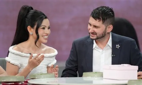 Món quà đặc biệt chồng Tây tặng ca sĩ Hiền Nguyễn trên sóng VTV