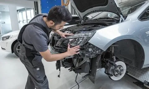 Đây là lý do vì sao chi phí thay đèn pha ô tô ngày càng đắt đỏ