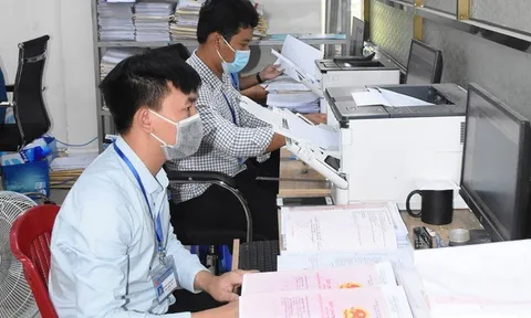 Hà Nội dừng thu hồ sơ giấy liên quan thủ tục sổ đỏ