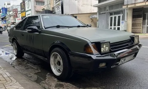 Dừng tậu siêu xe, ông Đặng Lê Nguyên Vũ bỗng mua xế cổ Toyota Celica gần 50 tuổi