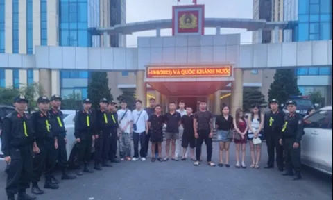 Bắt Vũ Anh Tuấn sinh năm 1995 và vợ