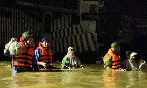 Đợt mưa rất lớn ở miền Trung kéo dài đến khi nào?