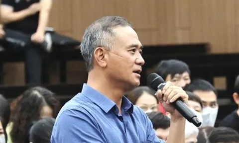 Cựu Bí thư TP Hoà Bình khai 'vay nóng' tiền để nướng vào sòng bạc King Club