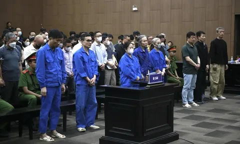 Danh sách các nữ bị cáo U60 - U70 trong đường dây đánh bạc hơn 2.500 tỷ ở khách sạn Pullman: Có người "nướng" 79 tỷ do "nhàn rỗi"