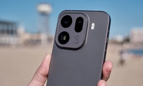 Oppo ra mắt Find X9 Pro với pin 7.500 mAh