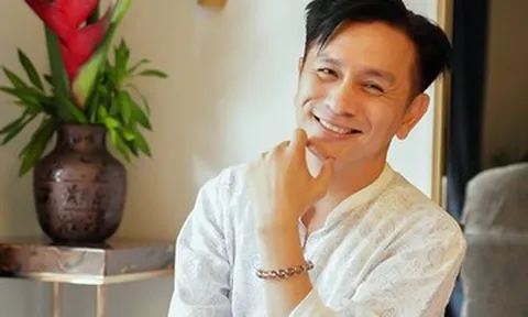 Nam diễn viên chuyên đóng hoàng tử: U50 vẫn ngủ với mẹ, không sợ tuổi già cô quạnh