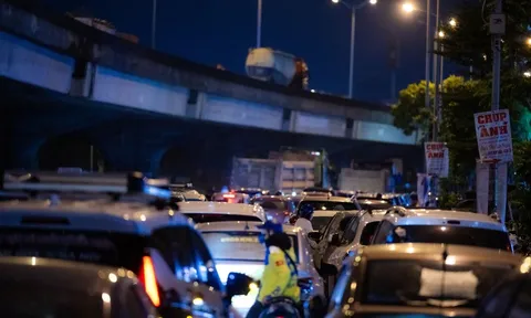 Đây là cảnh tượng tại tuyến đường qua khu chung cư Kim Văn - Kim Lũ (Hà Nội), 2 ngày sau thông tin lắp camera phạt nguội