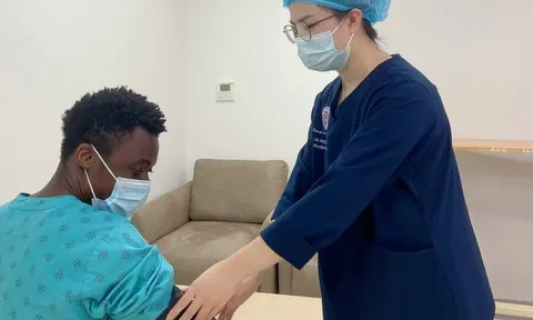 Người đàn ông sốt cao 40 độ, tổn thương gan, thận cấp tính vì căn bệnh ác tính mang từ quê nhà Nigeria về Việt Nam