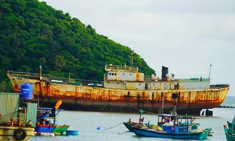 Tàu "Sheng Li" rời Côn Đảo, khép lại hành trình con tàu bỏ hoang từng gây sốt mạng xã hội