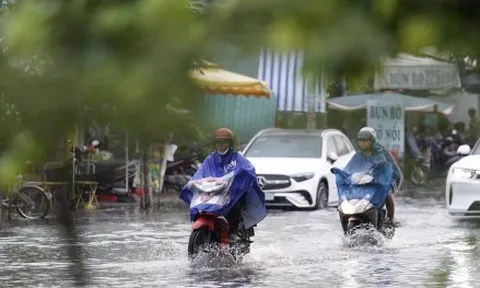 Chuyên gia: Bão Fung-wong khả năng vào Biển Đông đầu tuần tới