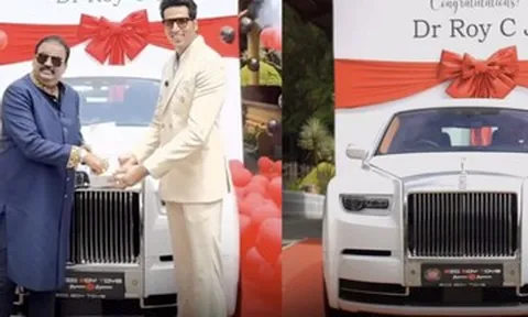 Đại gia gây sốt khi tậu chiếc Rolls-Royce thứ 12, siêu sedan Phantom VIII