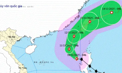 Fung Wong giật cấp 16 vào Biển Đông, trở thành cơn bão số 14
