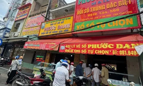 Xổ số miền Nam: Đại lý vé số liên tục đổi thưởng cho người trúng độc đắc