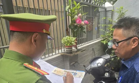 Từ 1/12, người mua bán xe không làm thủ tục đúng hạn có thể bị phạt đến 12 triệu đồng