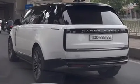 Đi xe sang Range Rover giá 12 tỷ, chủ xe chi thêm 4,1 tỷ tậu biển ngũ quý 8