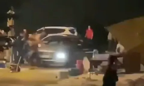 VIDEO: Nguyên nhân tài xế bị nhiều người vây đánh trước quán