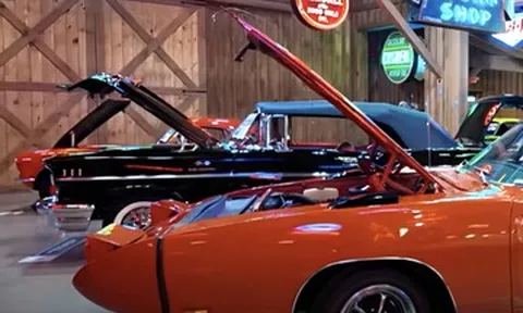 Bộ sưu tập xe cơ bắp Mỹ “khủng” quy tụ loạt siêu phẩm hàng hiếm