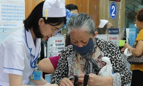 Người TP HCM trên 65 tuổi đã mua BHYT có được hoàn tiền?