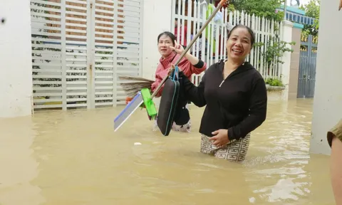 Tiếp tục có mưa to, nguy cơ sạt lở tái diễn, Nha Trang lại ngập