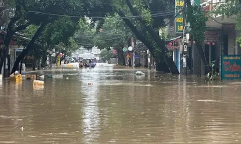 Ngập sâu trong lũ lịch sử, Đông Đắk Lắk ít nhất 7 người chết, 2 người mất tích