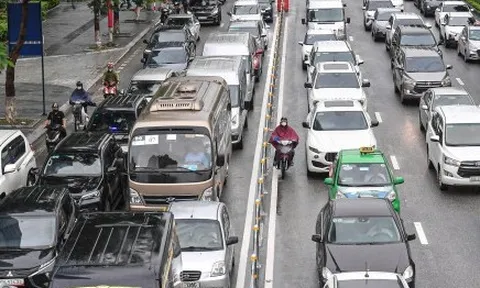 Từ 7/2026, taxi và xe kinh doanh đến 8 chỗ đầu tư mới phải dùng năng lượng xanh