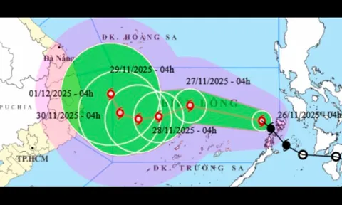 Bão số 15 vào Biển Đông, hướng di chuyển phức tạp
