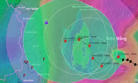 Bão số 15 dự báo đổi hướng liên tục, luẩn quẩn nhiều ngày trên biển