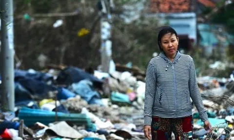 Khung cảnh hoang tàn, nhếch nhác tại vùng trũng nhất ở Tuy Hòa sau lũ dữ