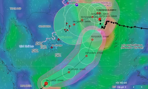 Bão số 15 giật cấp 13 di chuyển chậm trên Biển Đông, áp thấp nhiệt đới lạ thường có vào Nam Bộ?
