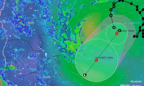 Áp thấp nhiệt đới sắp suy yếu, miền Trung tiếp tục mưa lớn
