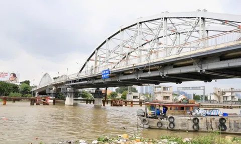 Cầu Tân Thuận 1 cấm xe lớn từ 6-12, lộ trình thay thế ra sao?