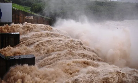 Miền Trung nhiều nơi xuất hiện lũ lịch sử, đề xuất sửa 5 quy trình vận hành liên hồ chứa