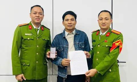 Một người dân ở Quảng Trị vừa chuyển trả số tiền lớn chuyển nhầm vào tài khoản