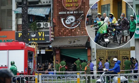 Hiện trường vụ cháy quán ăn ở TP.HCM khiến 4 người tử vong: Mặt tiền bị che kín, lối thoát hiểm gần như bị “khóa”