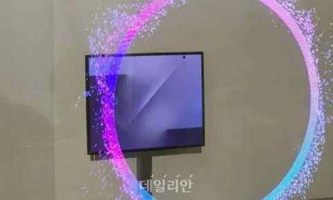 Điểm đáng chờ nhất trên smartphone gập ba của Samsung