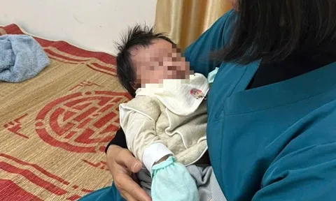 Đi tập thể dục, người phụ nữ bất ngờ phát hiện bé gái sơ sinh bụ bẫm nặng 5 kg