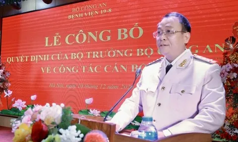 Phó giám đốc Bệnh viện Hữu nghị được phong cấp bậc hàm đại tá, làm Giám đốc Bệnh viện 19-8