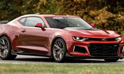 10 mẫu xe thể thao có thời gian sản xuất lâu nhất