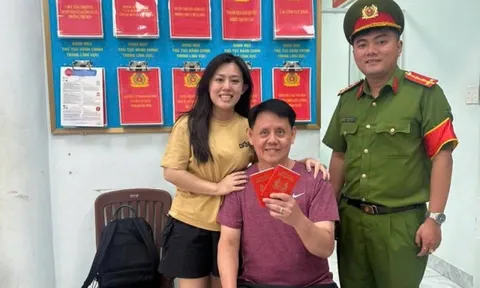 Người cha Singapore đi lạc, được Công an TPHCM tìm thấy đúng ngày sinh nhật