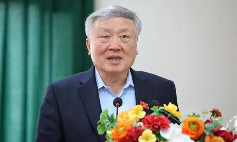 Phó Thủ tướng Thường trực: Sẽ tăng lương một phần trong năm 2026