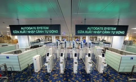 Lần đầu trải nghiệm hành trình "không chạm" tại nhà ga T2 mở rộng sân bay Nội Bài