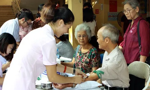 Kiến nghị trợ cấp hưu trí từ 60 tuổi, Bộ trưởng Y tế nói gì?