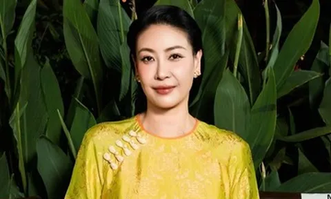 NSND Trịnh Kim Chi làm người mẫu, hoa hậu Hà Kiều Anh sang trọng không ngờ