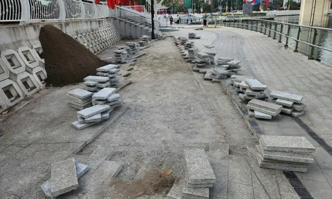 Vì sao vừa cải tạo với số tiền trăm tỉ đồng, đường đi bộ ven hồ đã bị đục nham nhở?