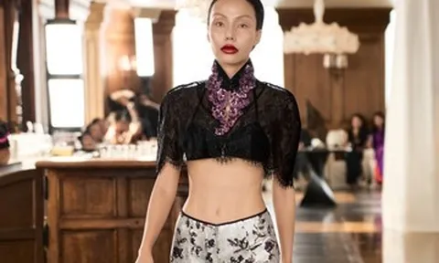 Gigi Hương Giang gợi cảm trong thiết kế lấy cảm hứng tinh thần Phục Hưng