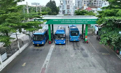 Trung tâm Quản lý Giao thông công cộng TPHCM nói rõ chuyện thiếu khí cho xe buýt