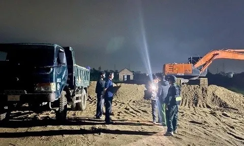 Hơn 100 cảnh sát đột kích, triệt phá 2 bãi cát lậu, tạm giữ 39 người