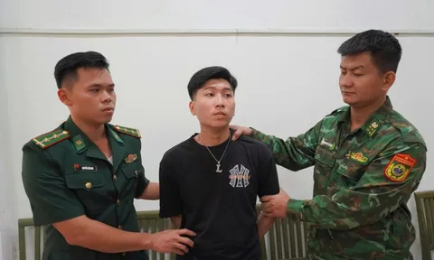 CLIP: Biên phòng Tây Ninh bắt đối tượng giết người ở TPHCM định trốn qua Campuchia