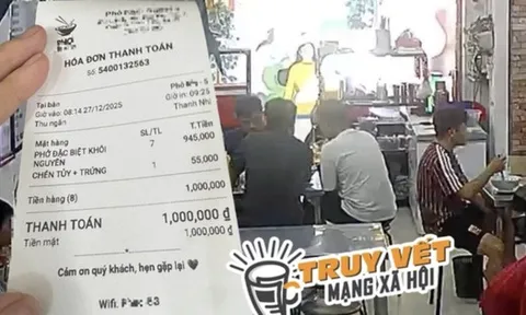 Xôn xao clip 7 người đàn ông đi ô tô nhưng "quên" trả tiền 7 tô phở đặc biệt ở TPHCM