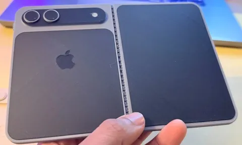 Đây là iPhone gập?